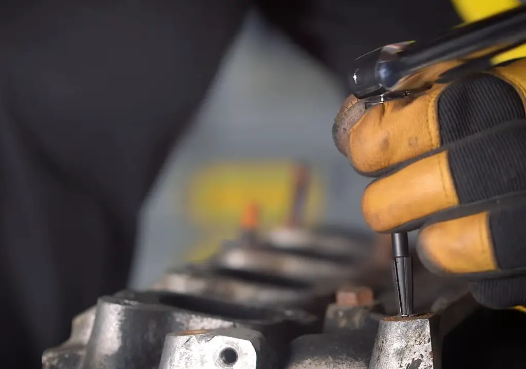 How To Easily Cut A Bolt In Half With Minimal Effort