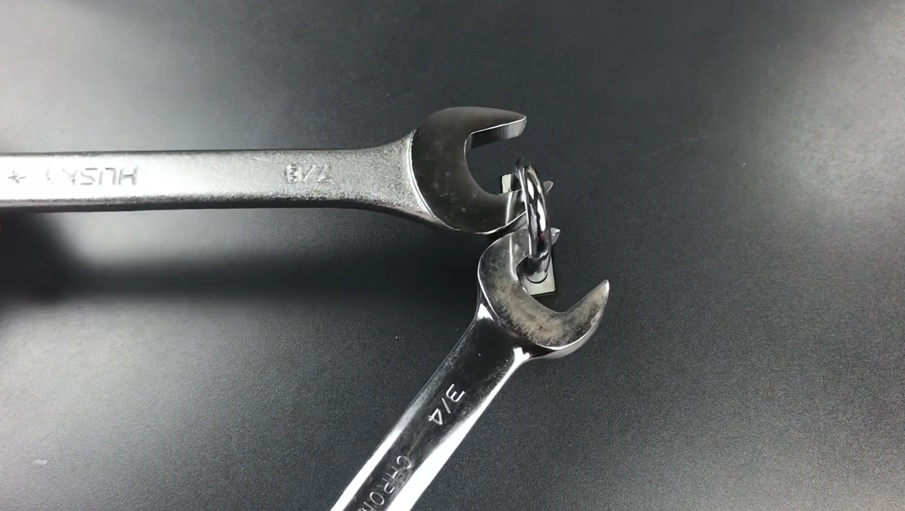 How to Cut a Bolt in a Tight Space? ToolsProfy