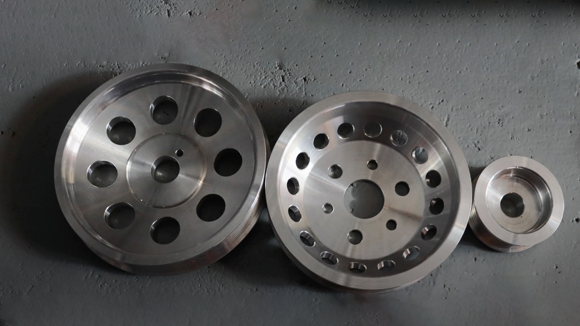 How to Remove a Crankshaft Pulley Bolt Without an Impact Gun? ToolsProfy