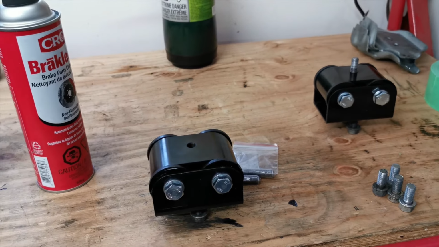 How to Remove Screws With Loctite? ToolsProfy