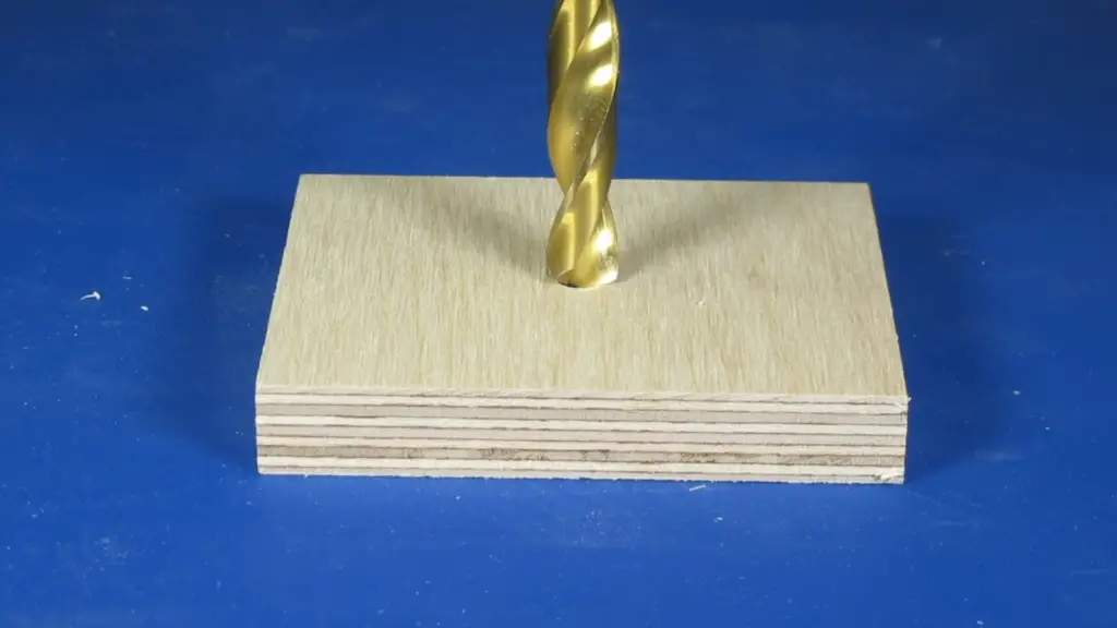 How to use a brad point drill bit