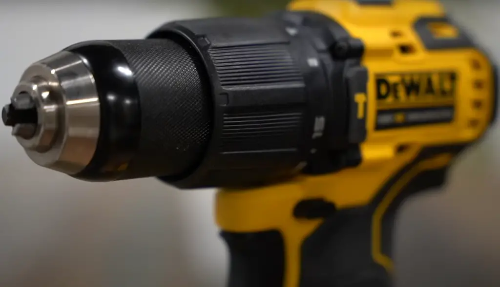What are the features of the DeWalt DCD709?
