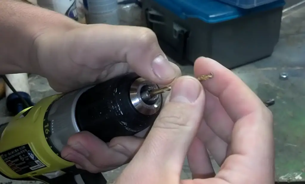 How to Change Drill Bits with a Keyless Chuck
