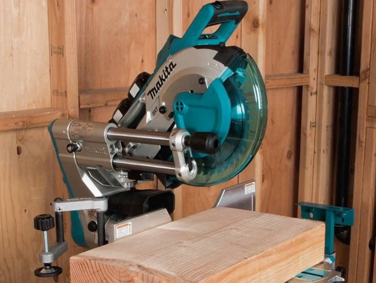 Sliding vs. NonSliding Miter Saw What’s the Difference? ToolsProfy