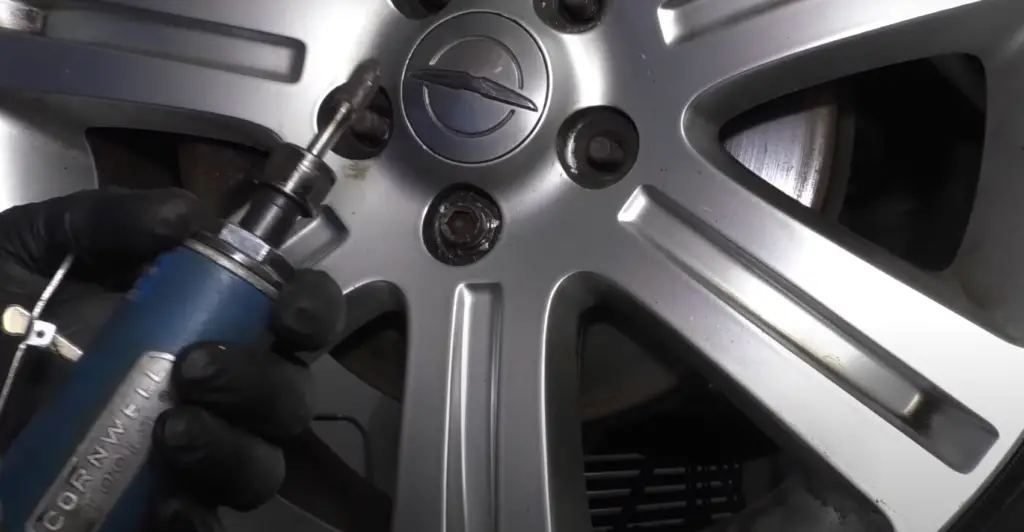 How to Remove a Lug Nut That Won’t Come Off