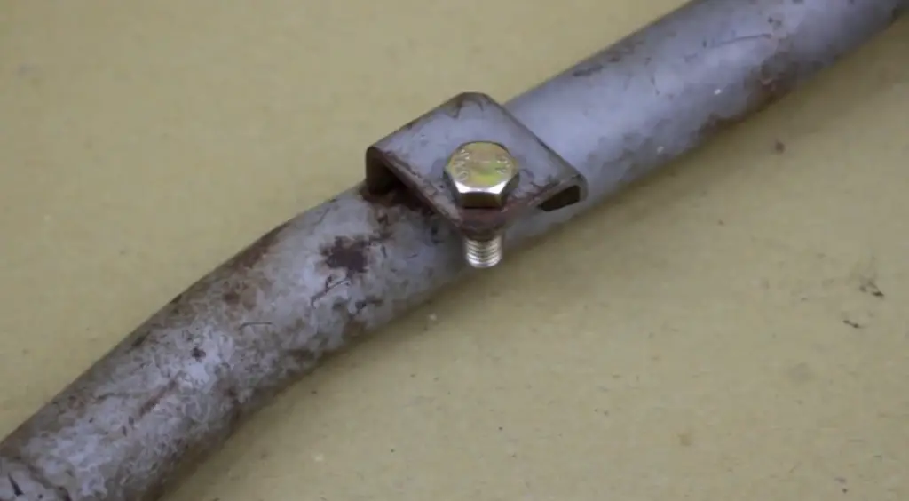 How to Loosen a Bolt Without a Wrench
