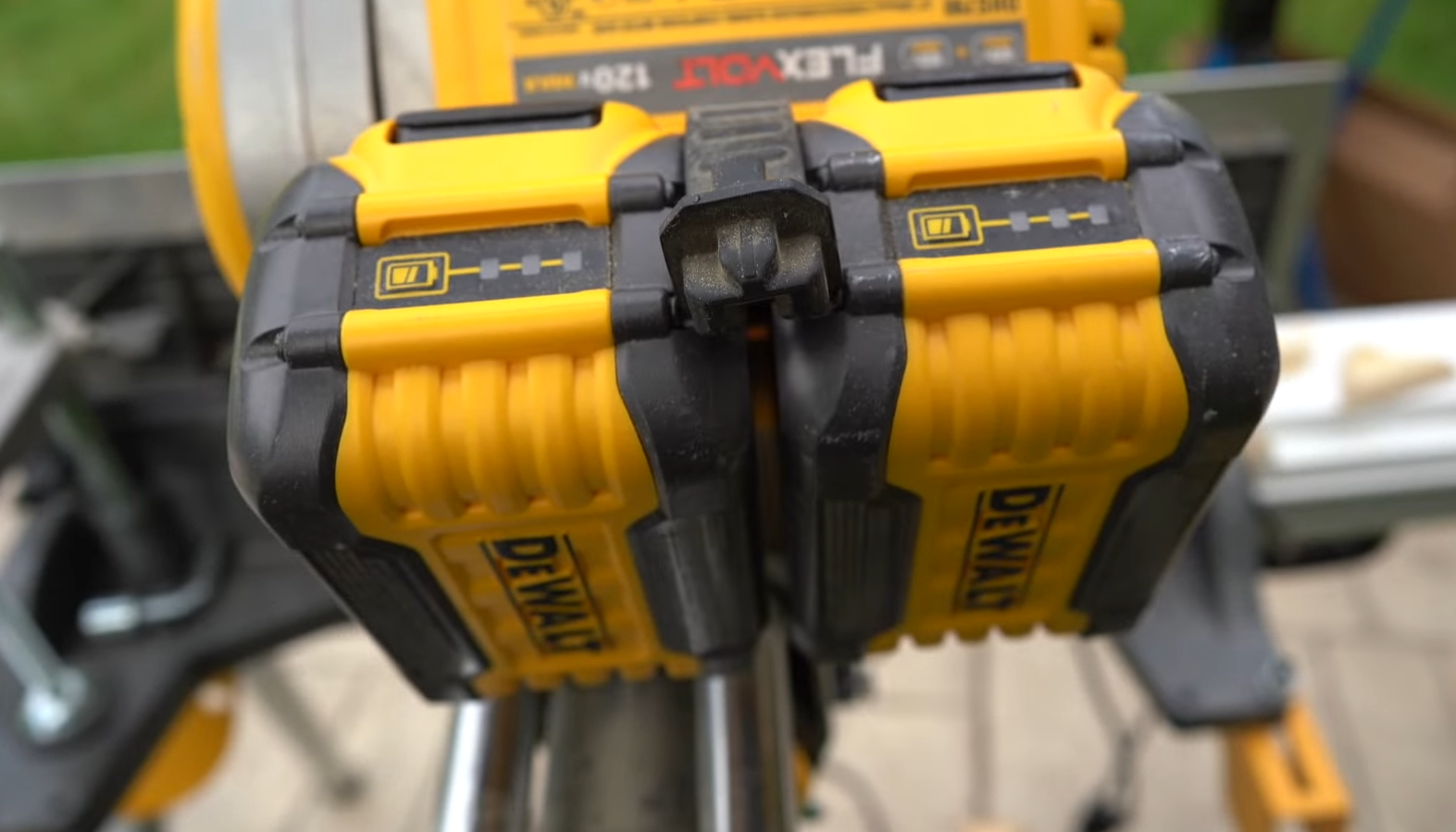DeWalt Flexvolt Miter Saw Problems - ToolsProfy