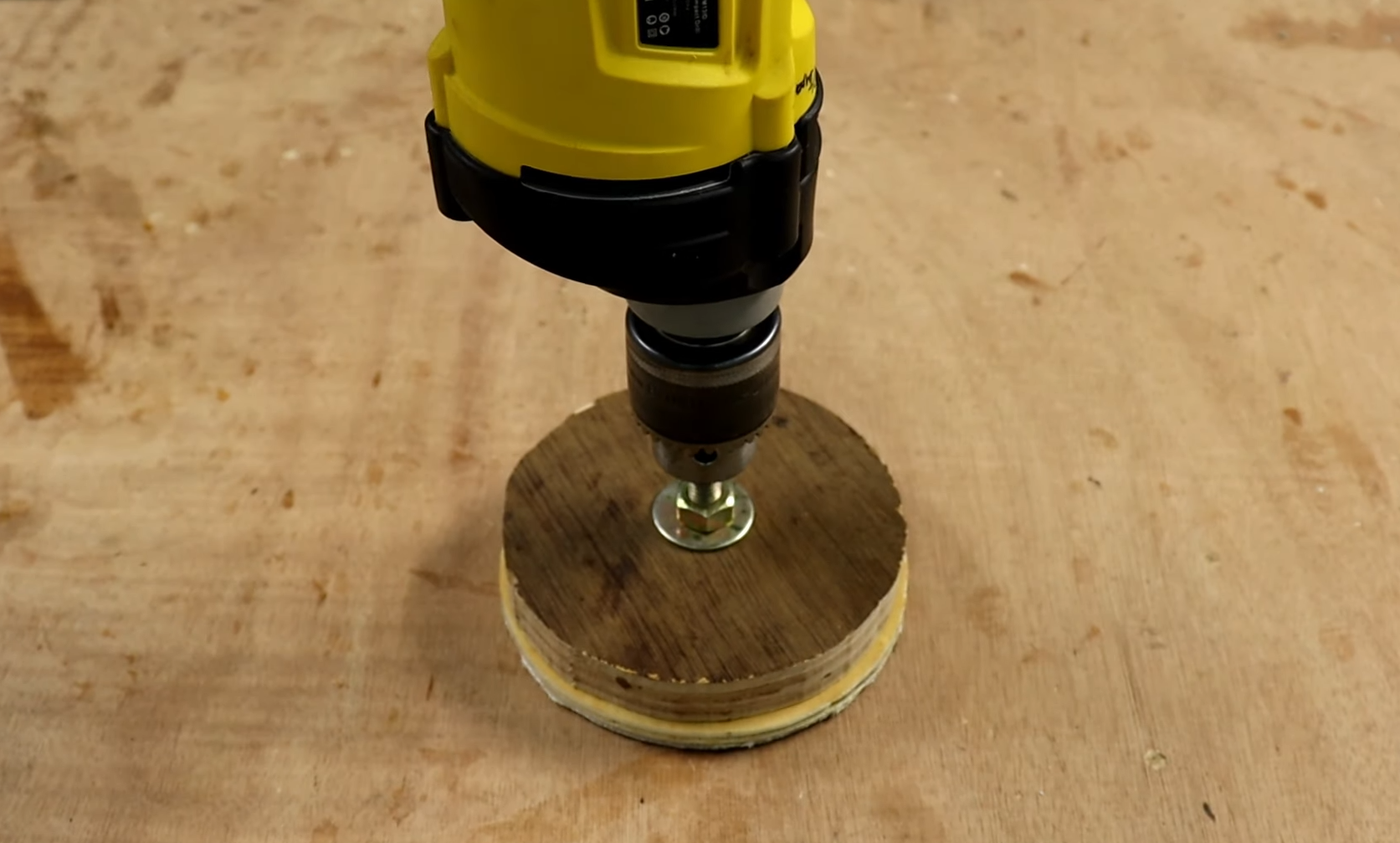 How to Attach a Sandpaper to an Orbital Sander? ToolsProfy