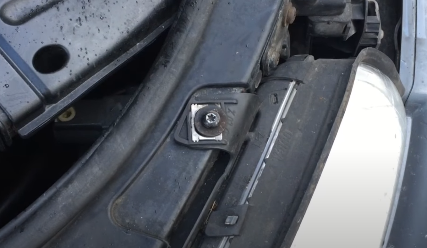 How to Remove a Seized Bolt With No Head? ToolsProfy