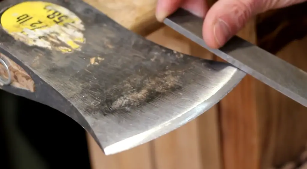 How to Sharpen an Axe With a Grinder