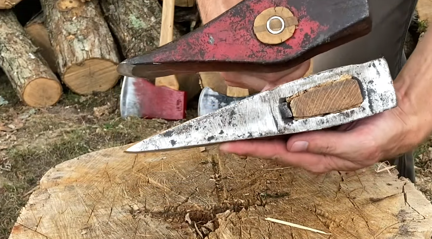 Chopping Axe vs. Splitting Axe What’s the Difference? ToolsProfy