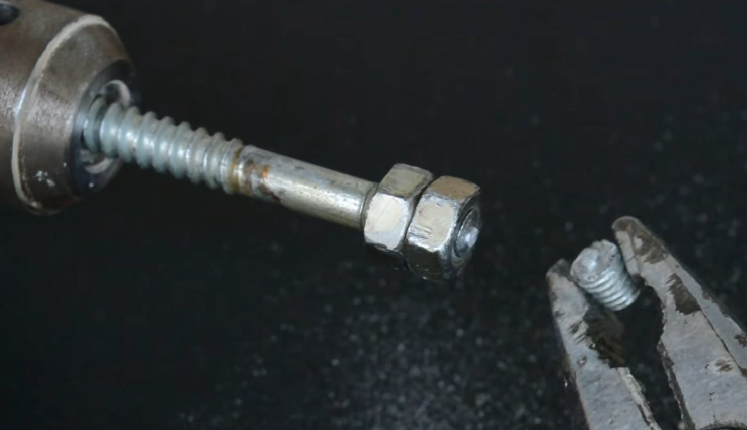 How to Cut a Chain Without Bolt Cutters? ToolsProfy