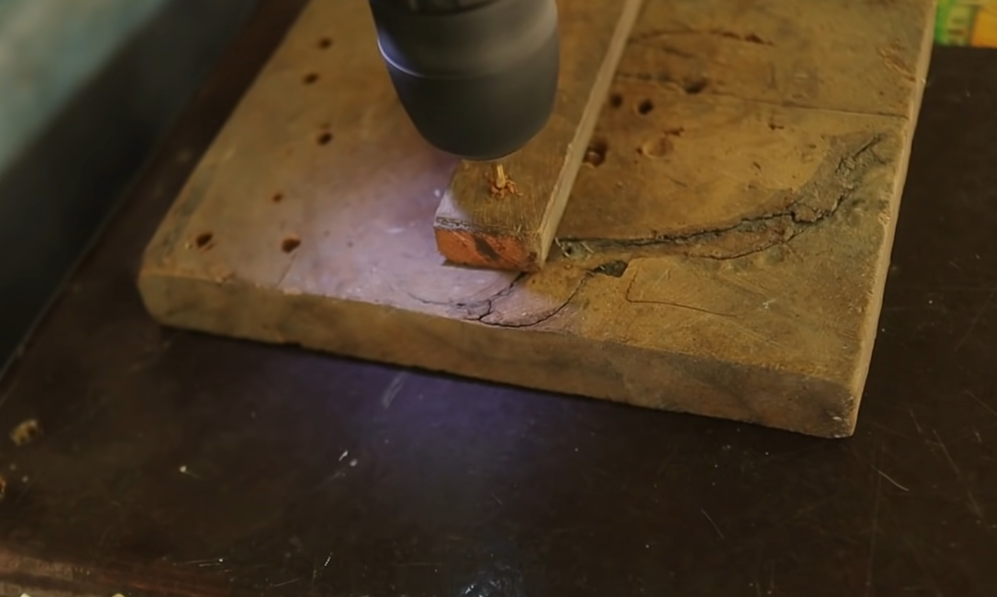 How to Cut Dowel Rods Without a Saw? ToolsProfy