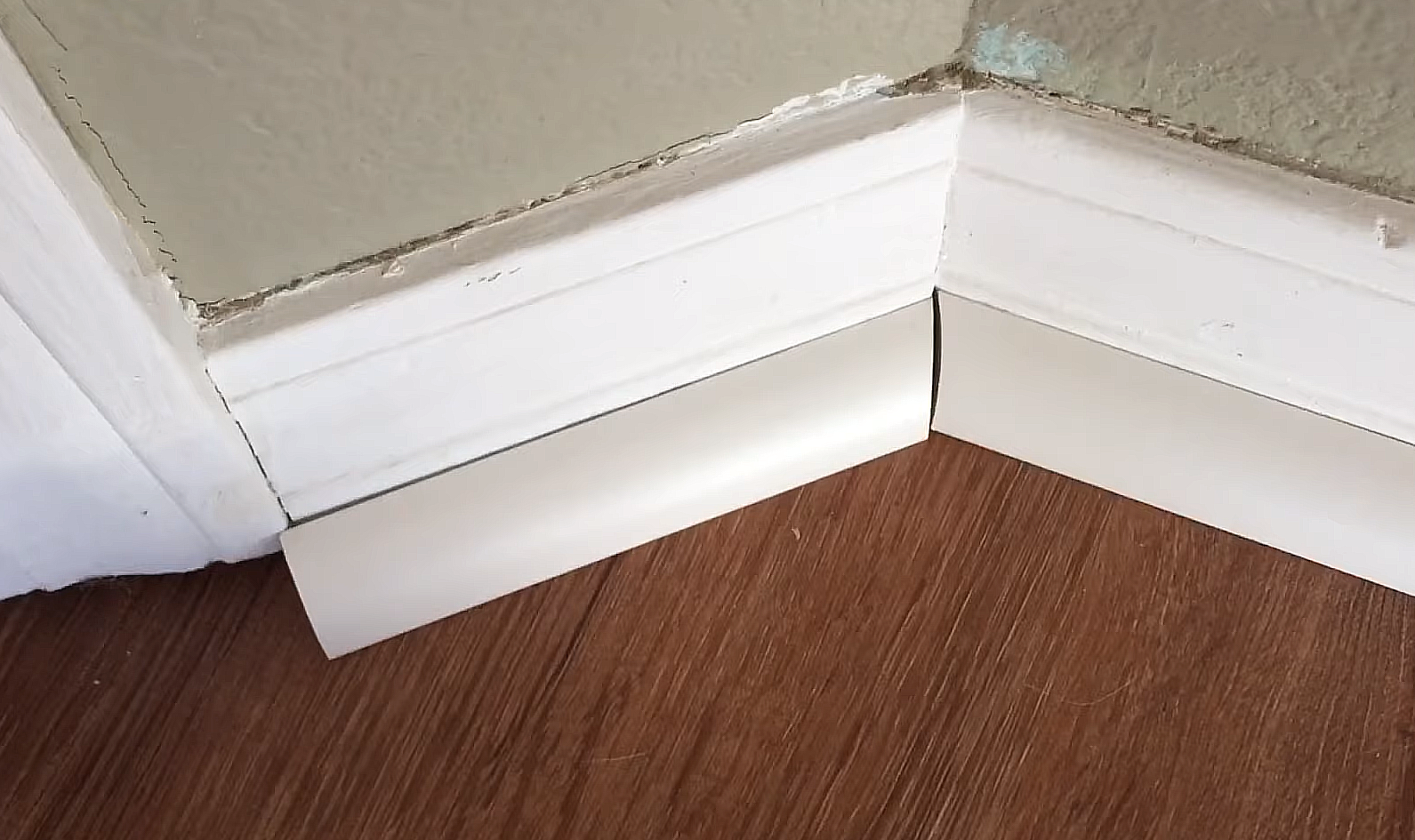 How to Cut Quarter Round Without a Miter Saw? ToolsProfy