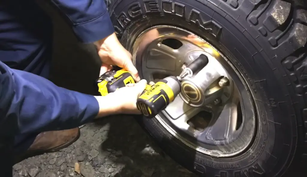 How to Remove Lug Nut