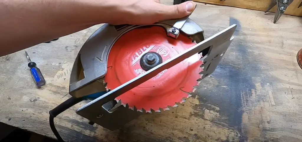 Checking The Blade Alignment