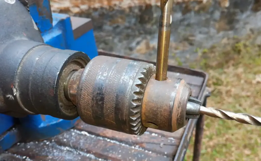 How to Change a Drill Bit without a Chuck Key