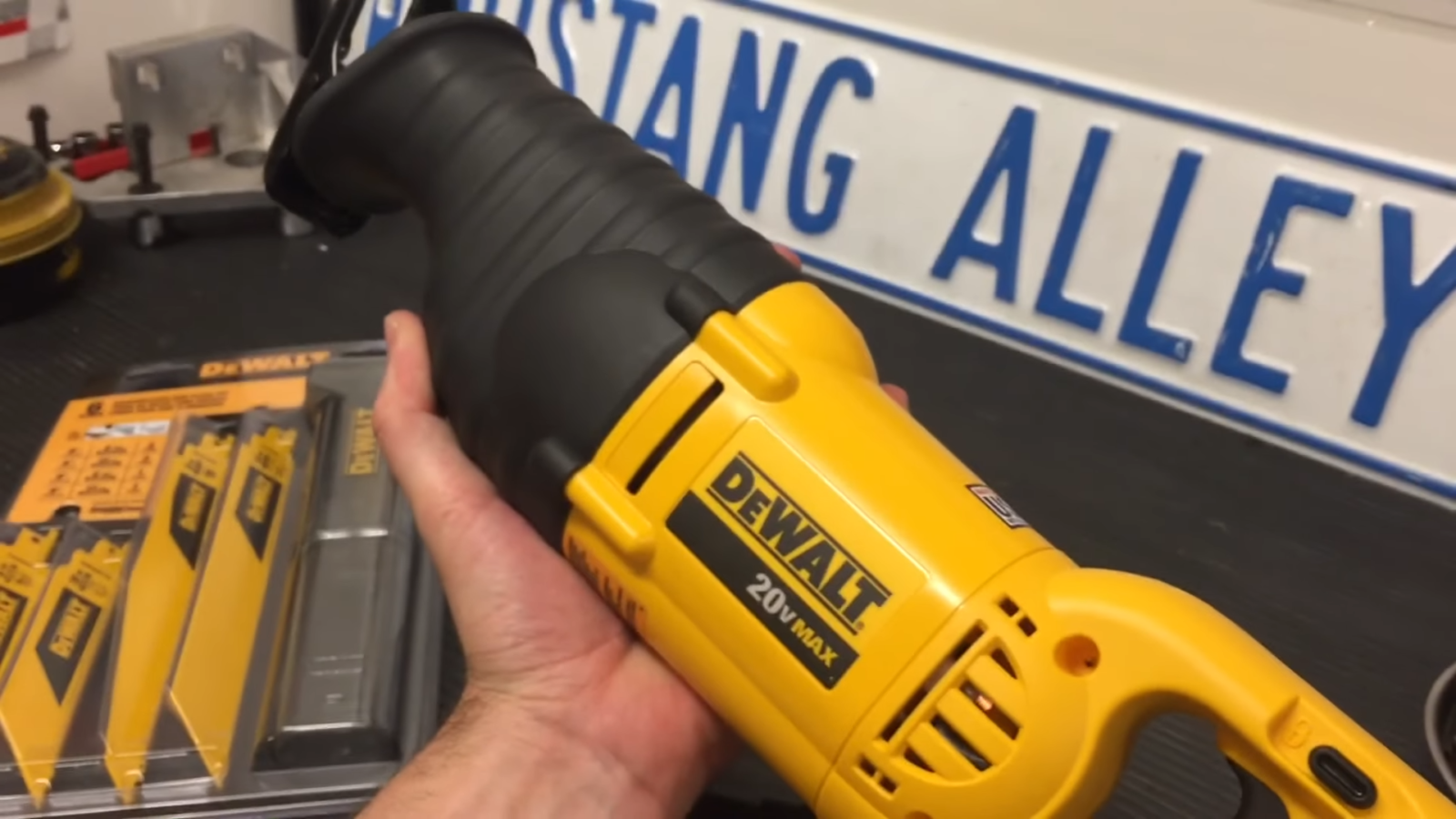 How to Change a Sawzall Blade? ToolsProfy