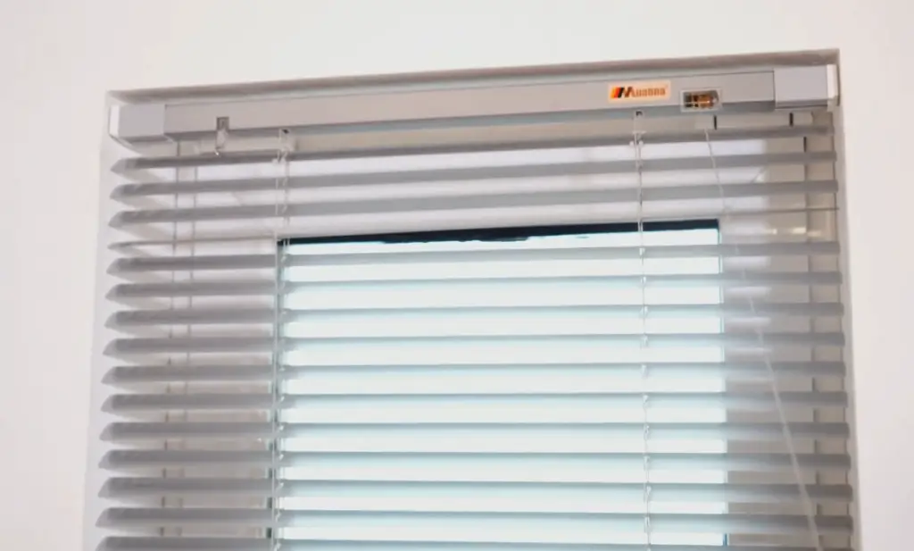 Things to Consider When Installing No-Drill Blinds