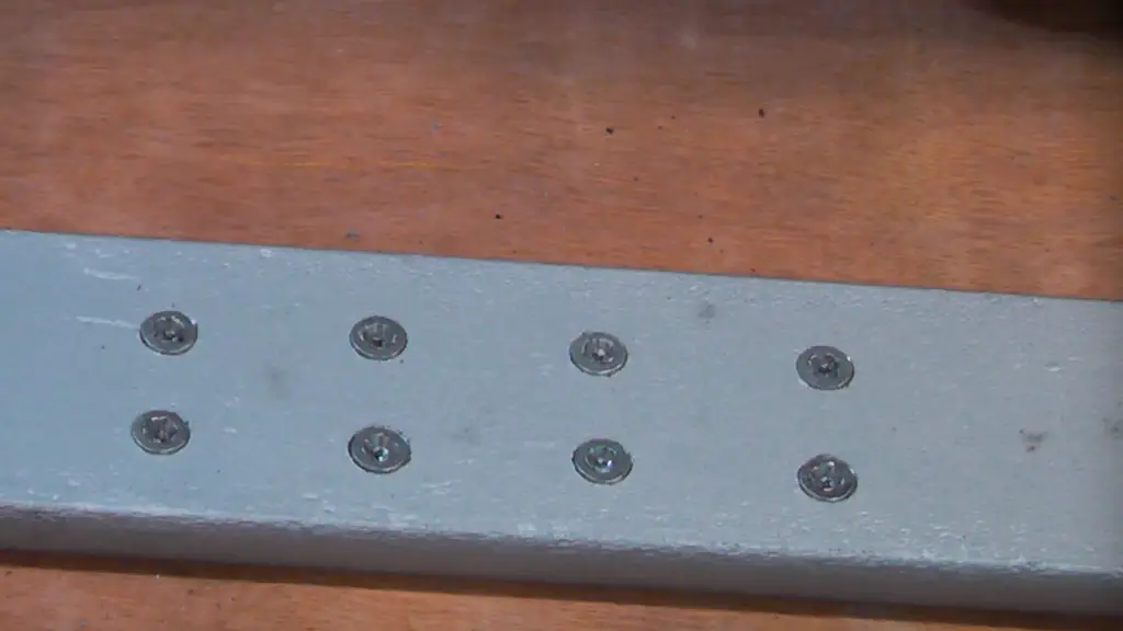 How to Use Heat to Remove Rusted Screws From a License Plate