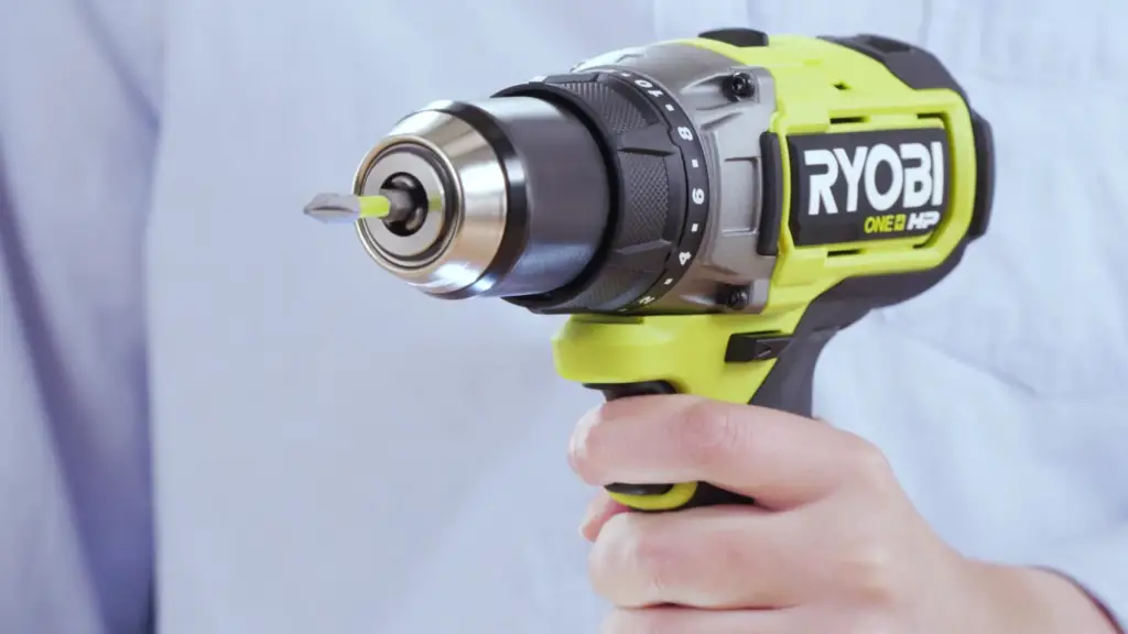 How to Lock a Cordless Drill Bit