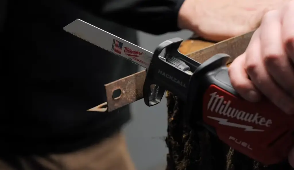 How to pick between the Milwaukee M12 and M18 Hackzall?