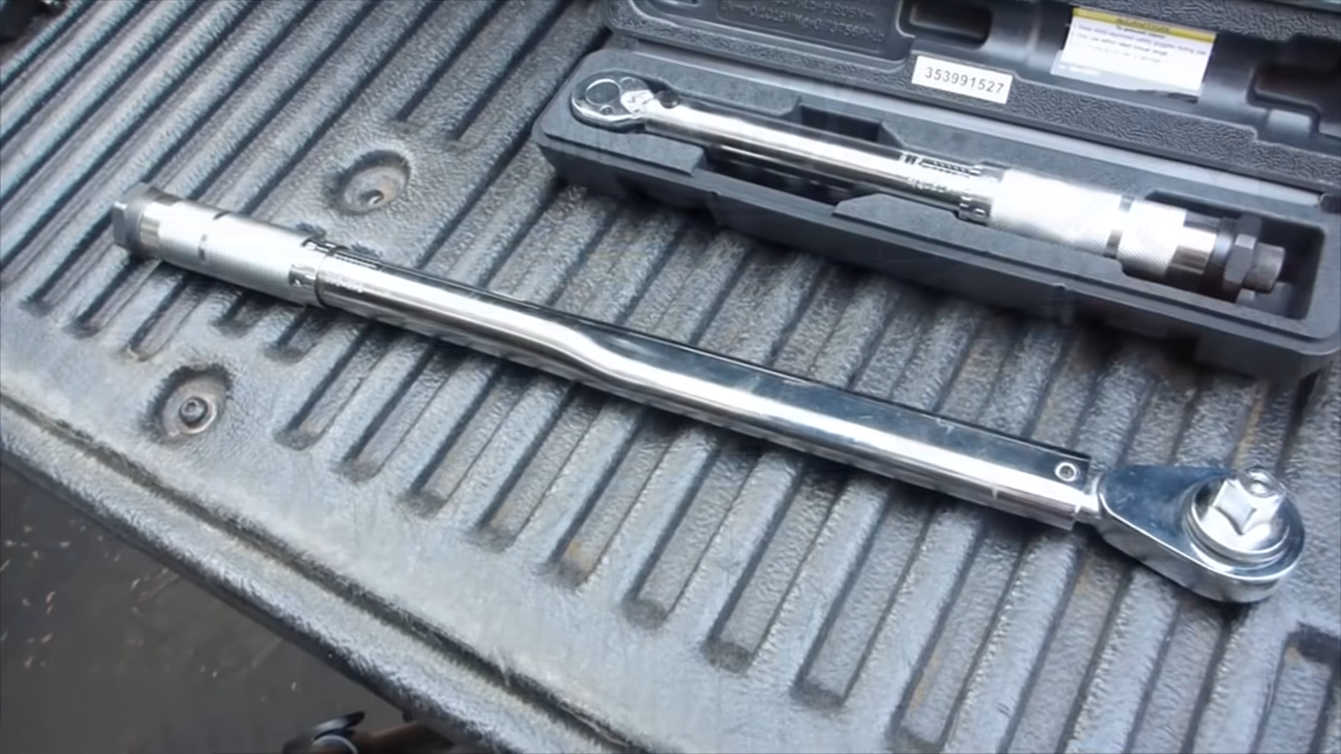 Breaker Bar vs. Torque Wrench What’s the Difference? ToolsProfy