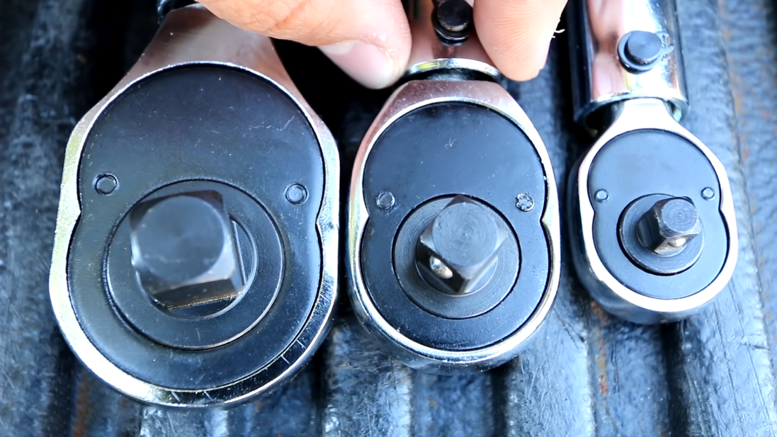 Breaker Bar vs. Torque Wrench What’s the Difference? ToolsProfy