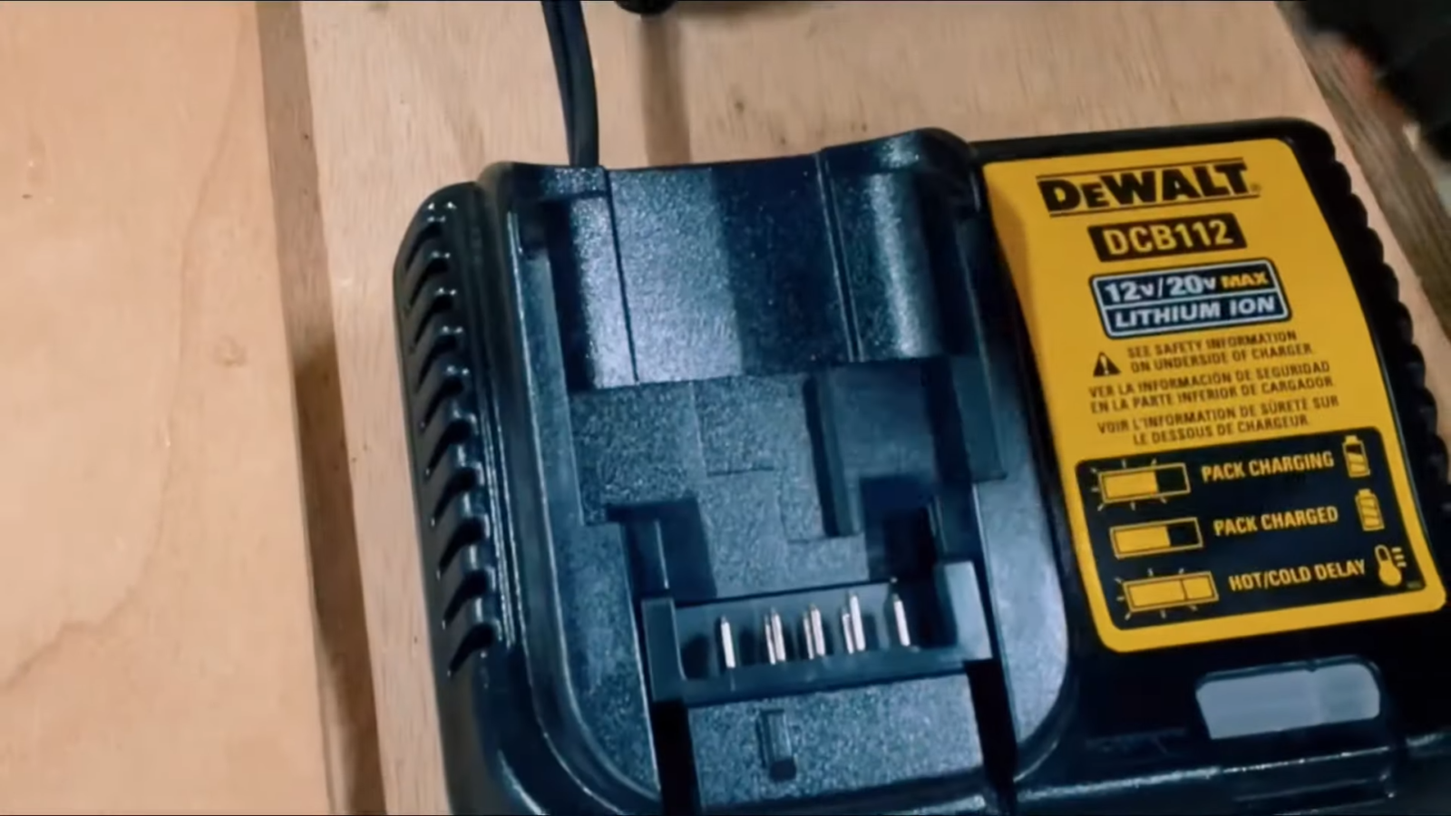 DeWalt 20V Battery Not Charging: How to Fix? - ToolsProfy