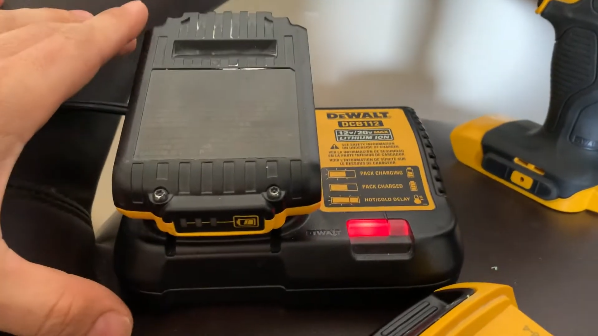 Dewalt Battery Says Fully Charged But Not Working