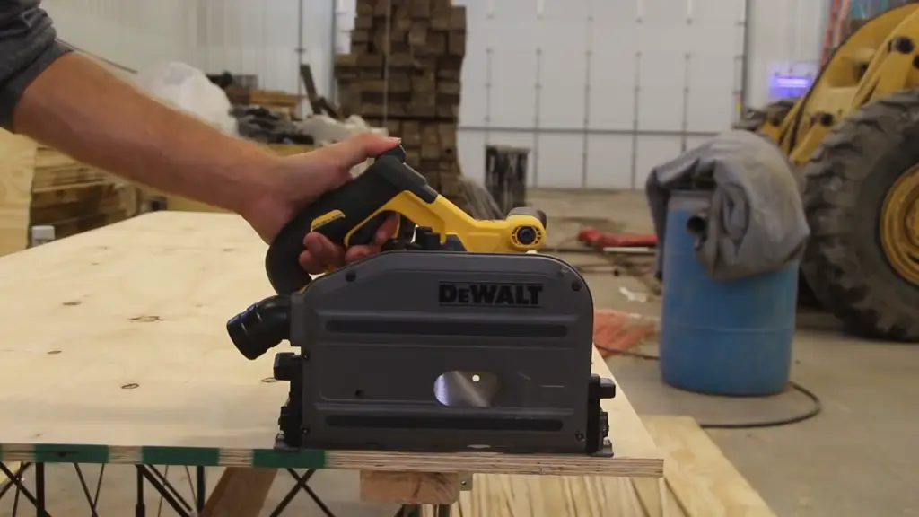 Features of a Makita Track Saw