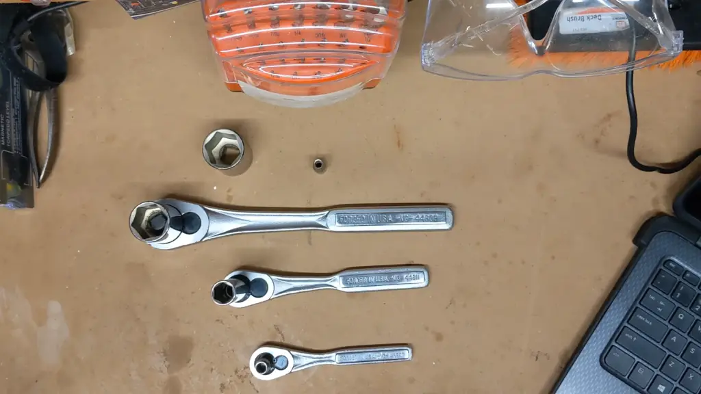 Using a Socket Wrench Effectively