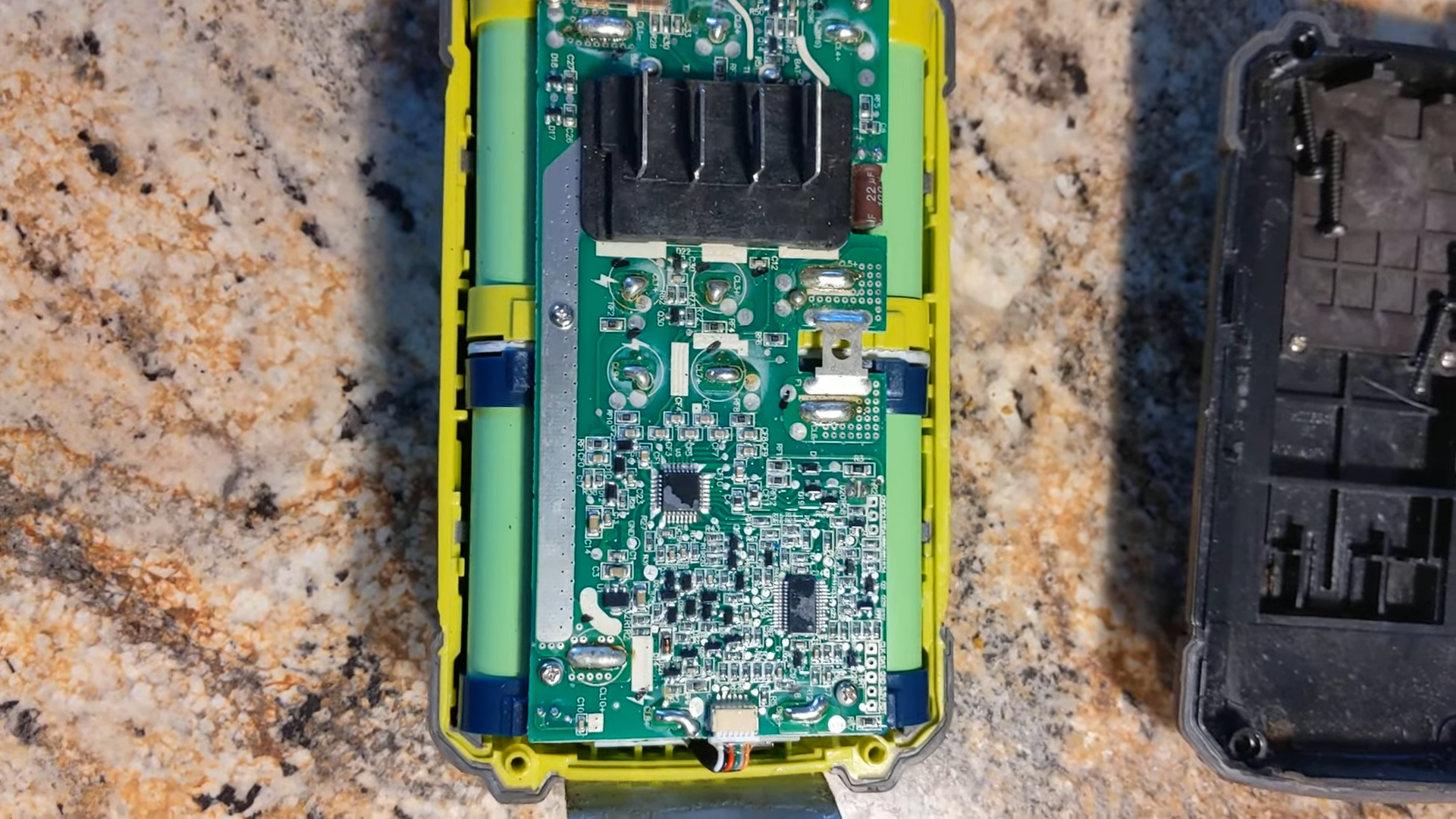 Ryobi 40V Battery Not Charging: How to Fix? - ToolsProfy