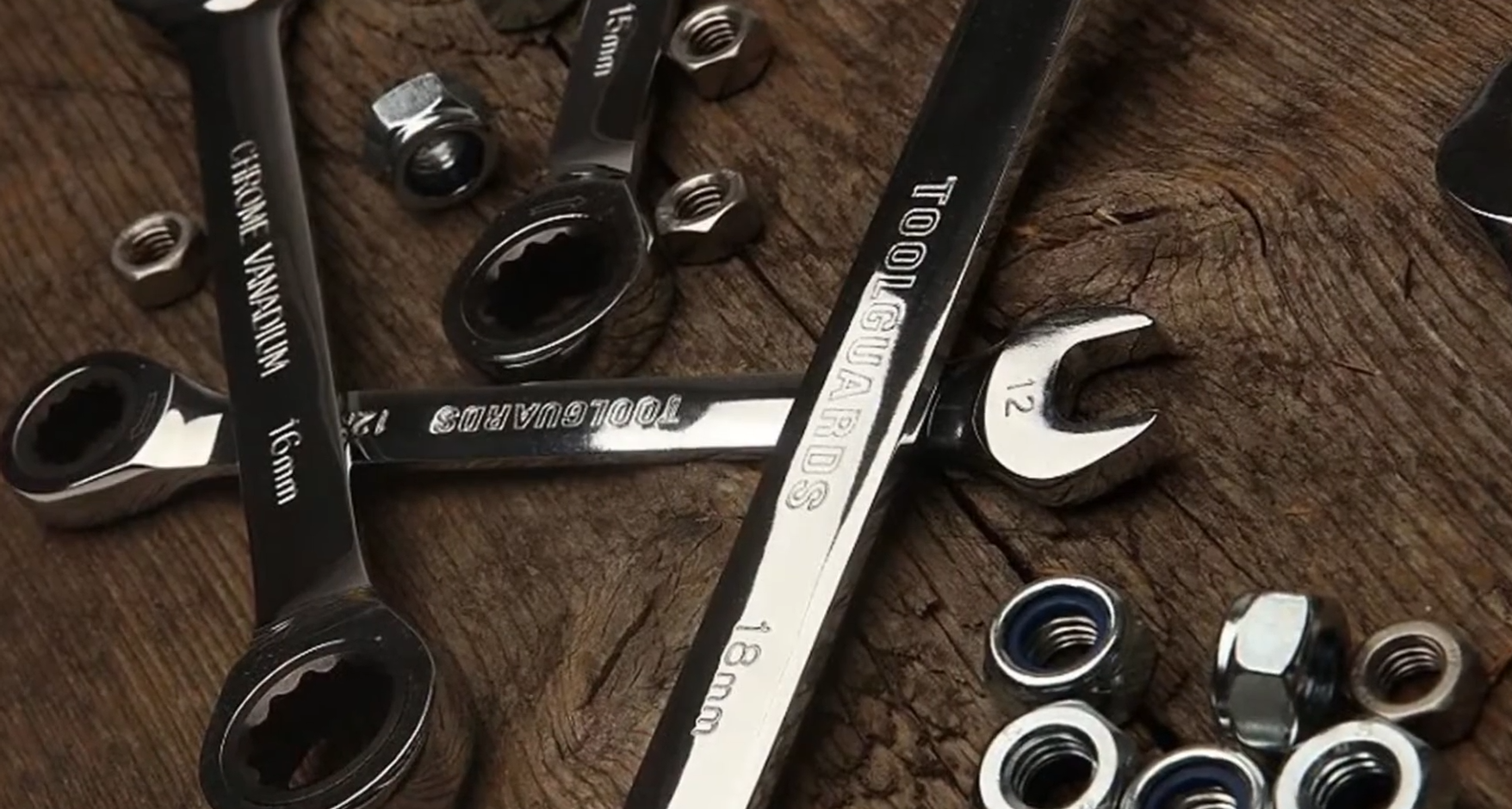 Socket Wrench vs. Torque Wrench What’s the Difference? ToolsProfy