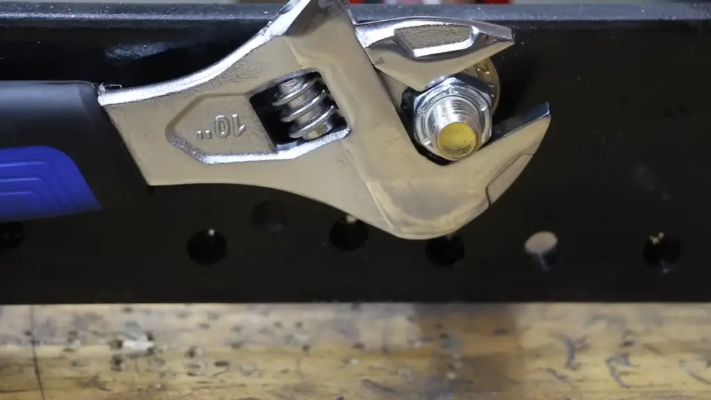 How to use an Adjustable Spanner